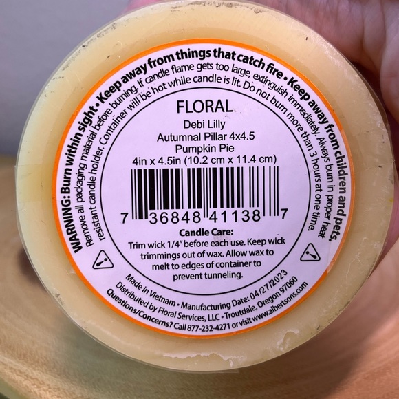 Debi Lilly Pumpkin Brûlée Candle - Picture 4 of 4